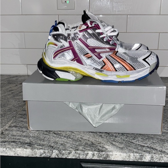 MENS BALENCIAGA RUNNERS SIZE 11 BRAND NEW - Picture 4 of 5